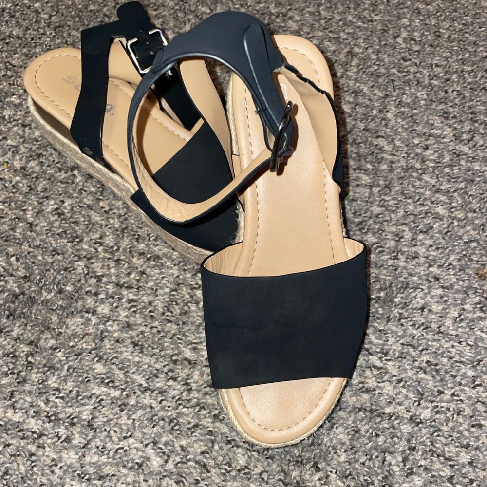 Black Platform sandals in good condition